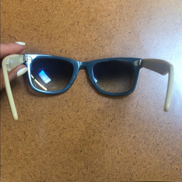 Teal/Off White Wayfarer Raybans - Picture 3 of 3
